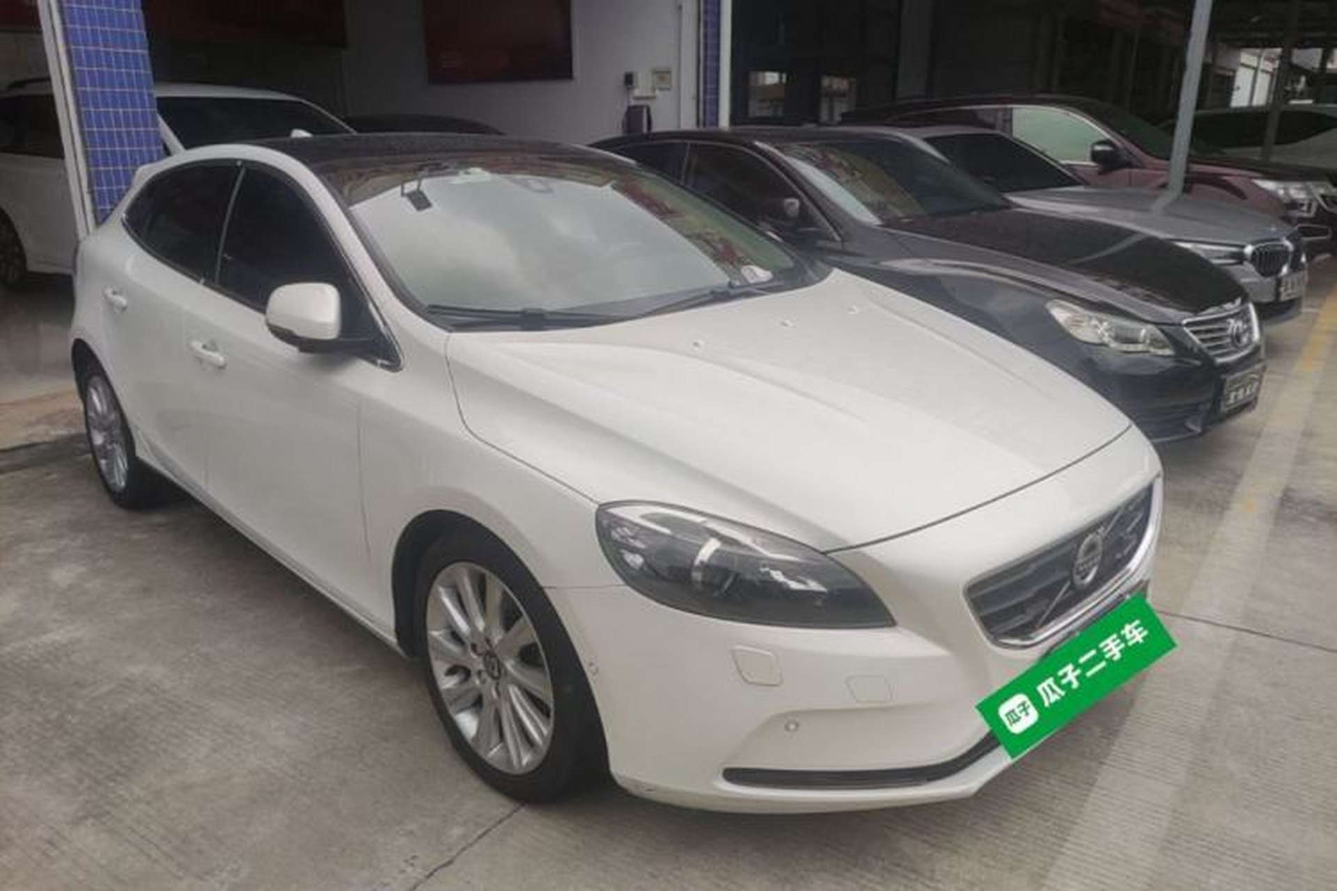 Used Volvo V40 2015 1.6T Zhiya Edition Front Right 45 Deg