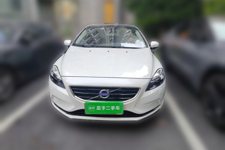 Used Volvo V40 2015 1.6T Zhiyi Edition Front