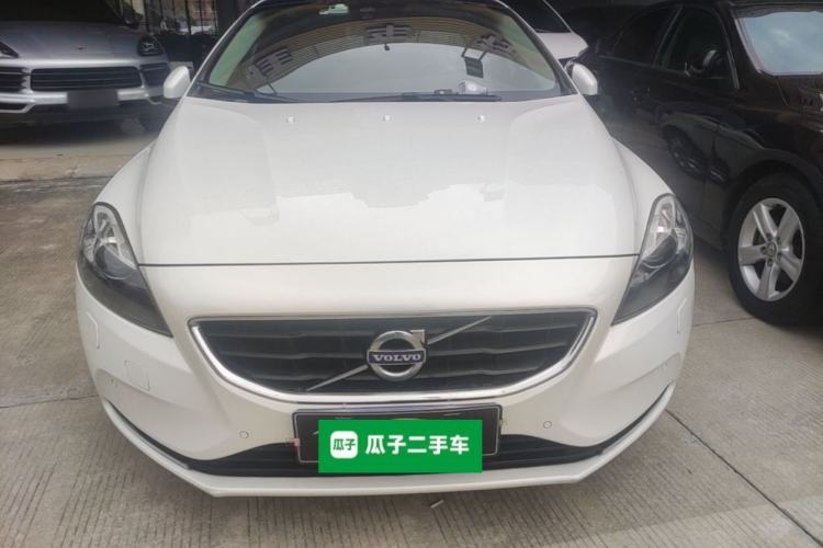 Used Volvo V40 2015 1.6T Zhiya Edition Front