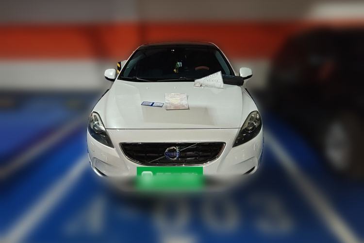 Used Volvo V40 2015 1.6T Zhiya Edition Front