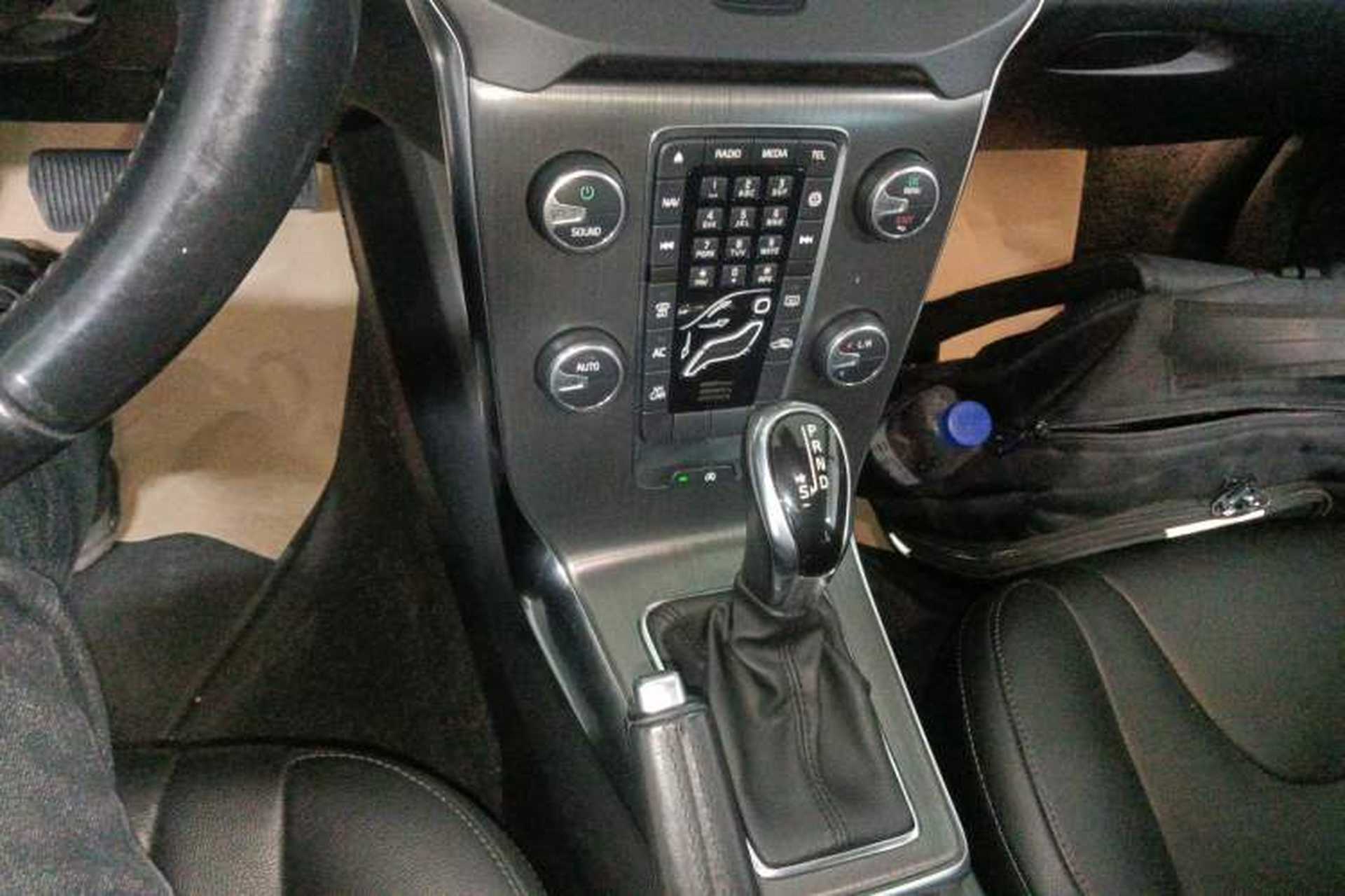 Used Volvo V40 2015 1.6T Zhiyi Edition Gear Lever