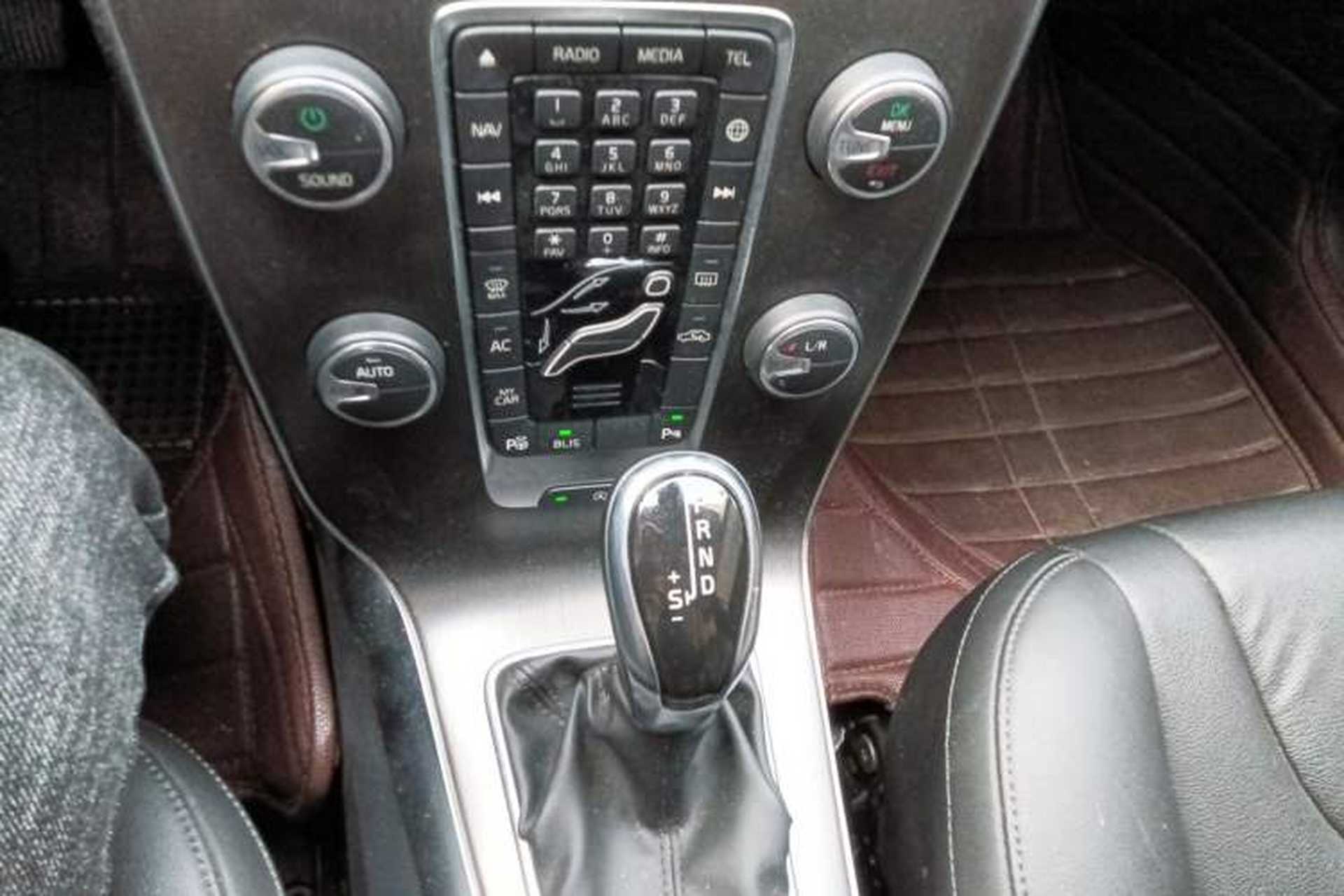 Used Volvo V40 2015 1.6T Zhiya Edition Gear Lever