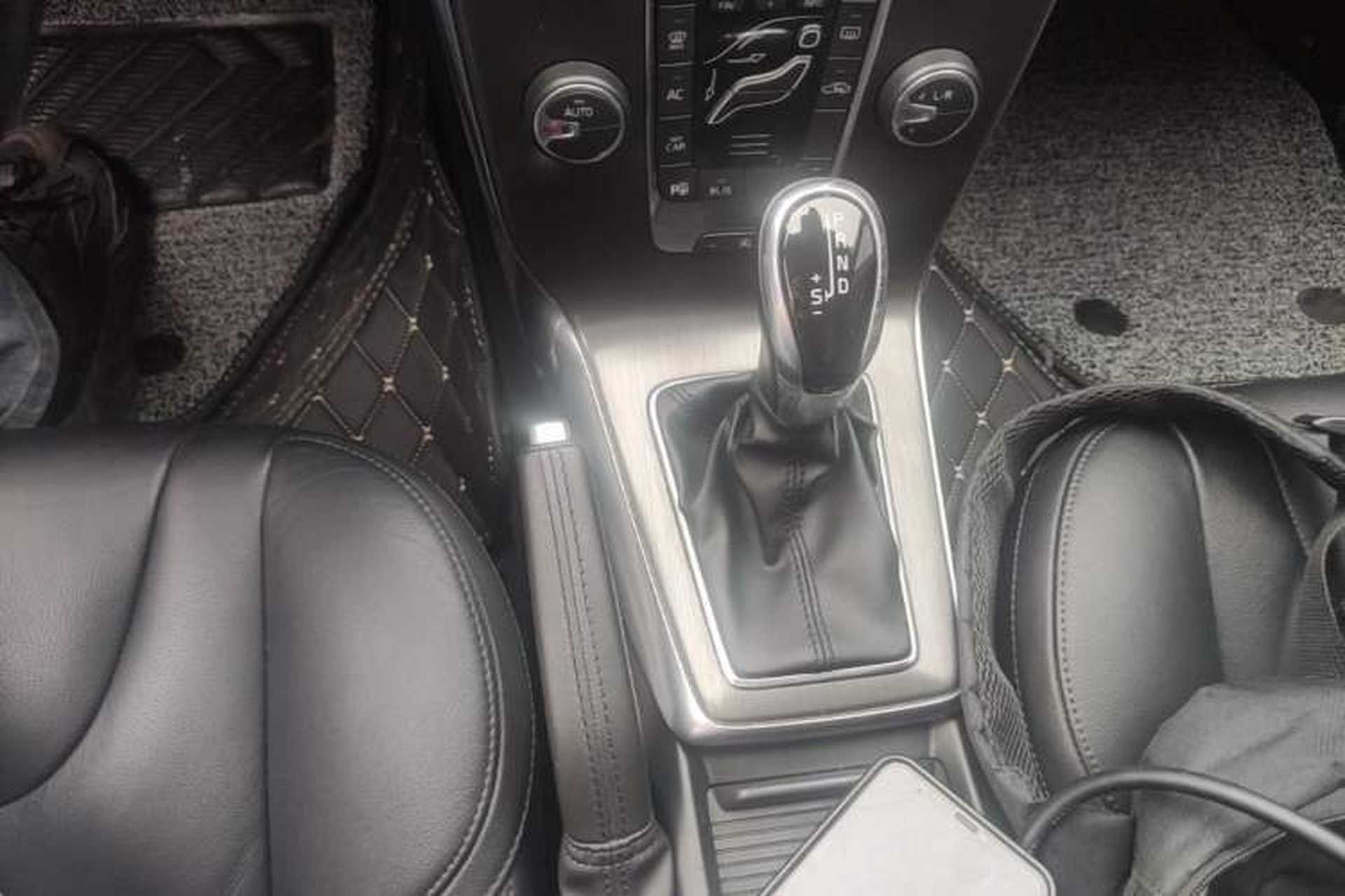 Used Volvo V40 2015 1.6T Zhiya Edition Gear Lever