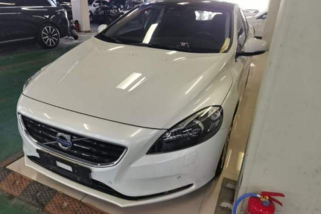 Used Volvo V40 2015 1.6T Zhiya Edition