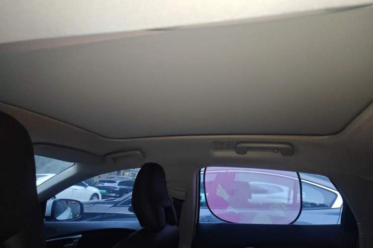 Used Volvo V40 2015 1.6T Zhiyi Edition Headliner