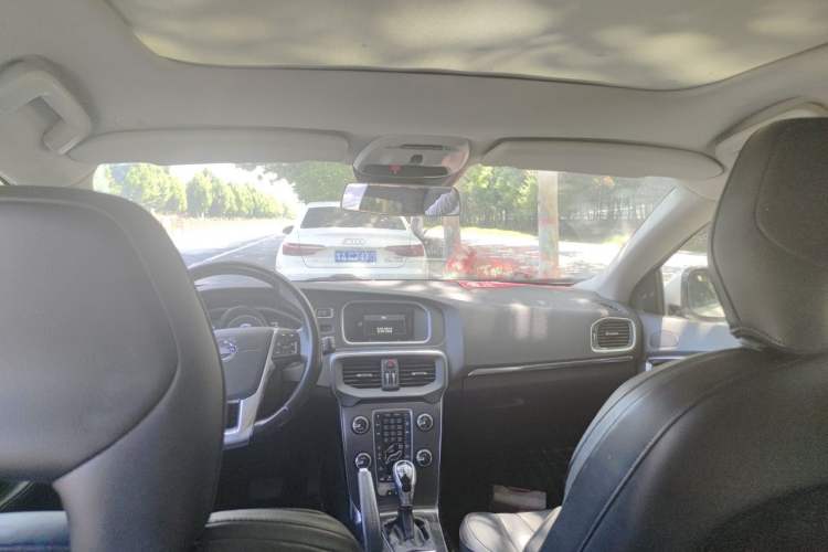 Used Volvo V40 2015 1.6T Zhiya Edition Headliner