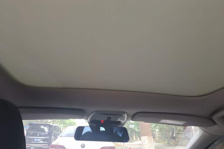 Used Volvo V40 2015 1.6T Zhiyi Edition Headliner
