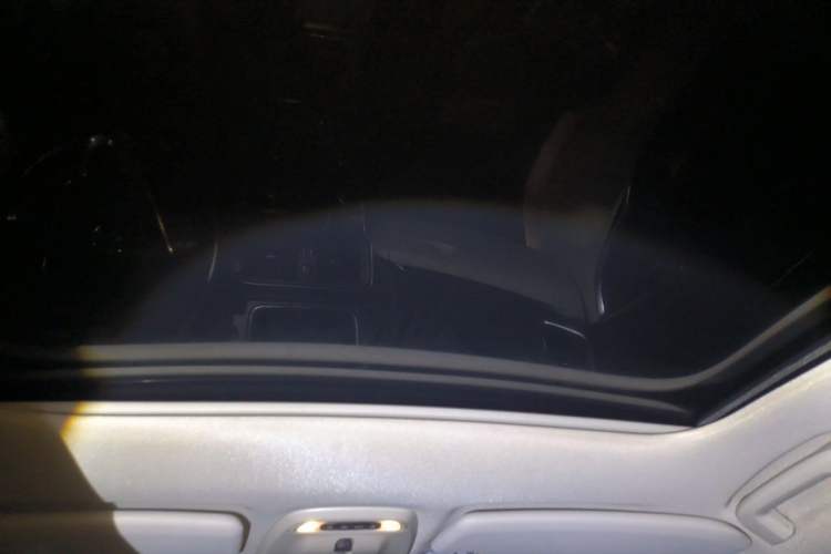 Used Volvo V40 2015 1.6T Zhiya Edition Headliner