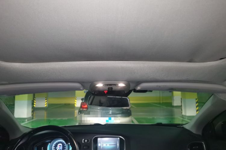 Used Volvo V40 2015 1.6T Zhiya Edition Headliner