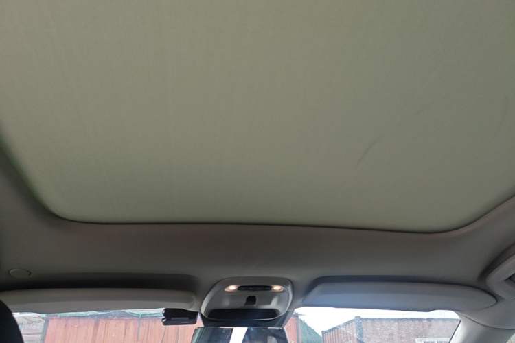 Used Volvo V40 2015 1.6T Zhiyi Edition Headliner