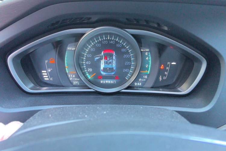 Used Volvo V40 2015 1.6T Zhiya Edition Instrument Cluster