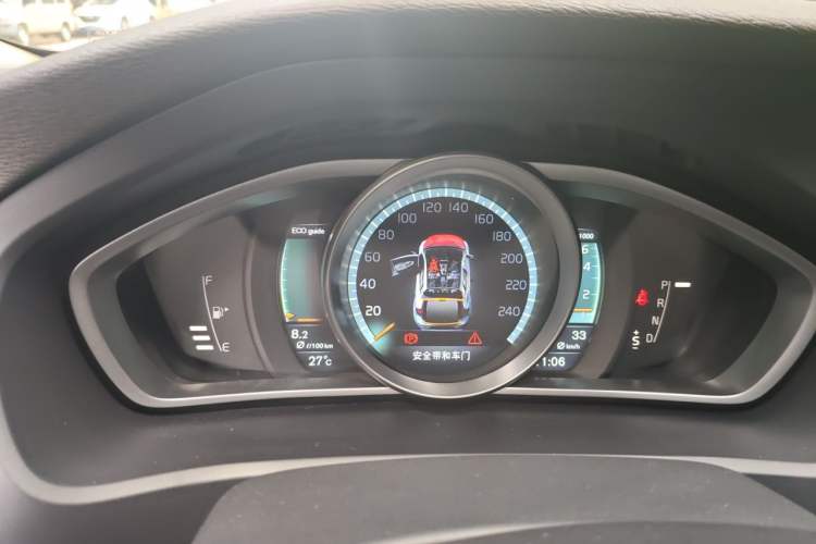 Used Volvo V40 2015 1.6T Zhiyi Edition Instrument Cluster