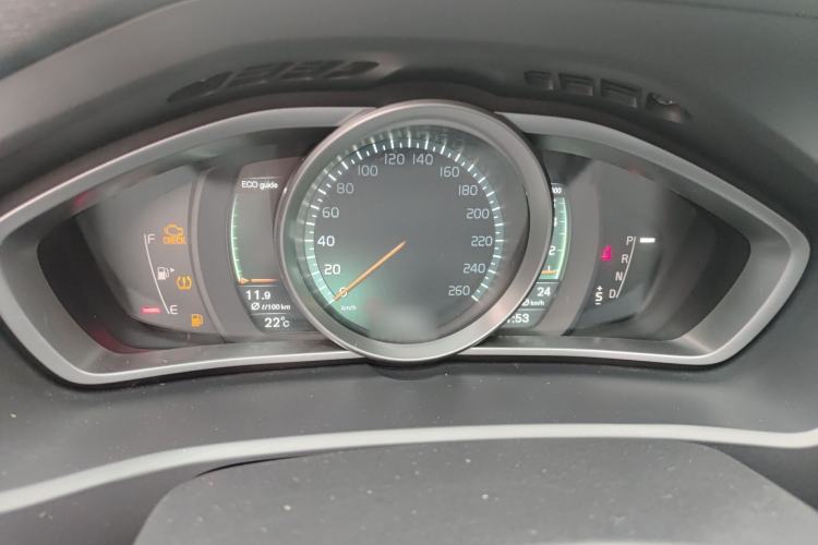 Used Volvo V40 2015 1.6T Zhiyi Edition Instrument Cluster