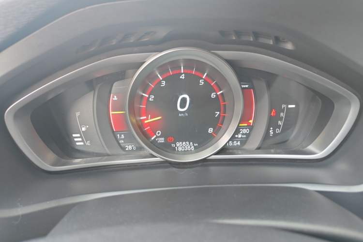 Used Volvo V40 2015 1.6T Zhiya Edition Instrument Cluster