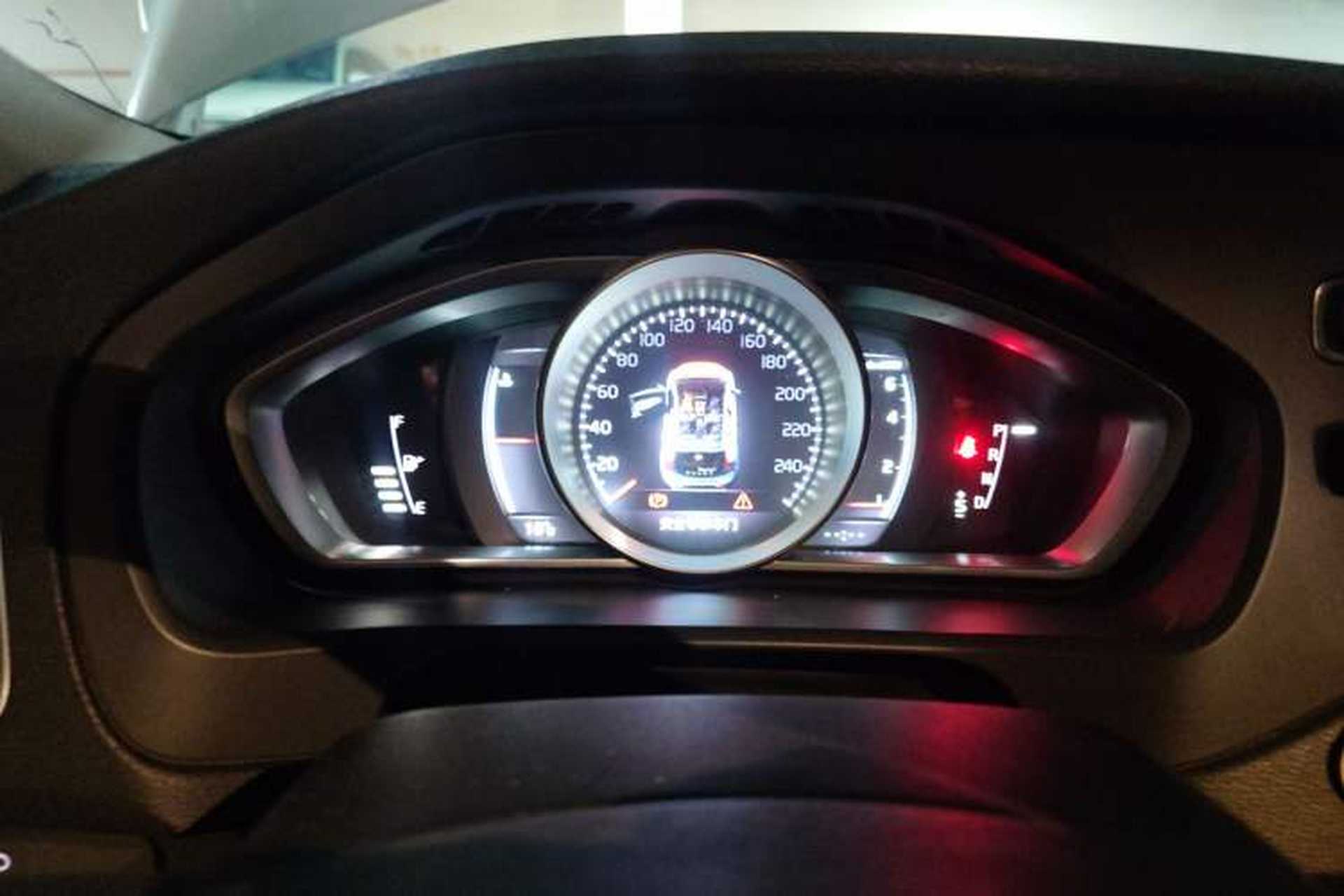 Used Volvo V40 2015 1.6T Zhiya Edition Instrument Cluster