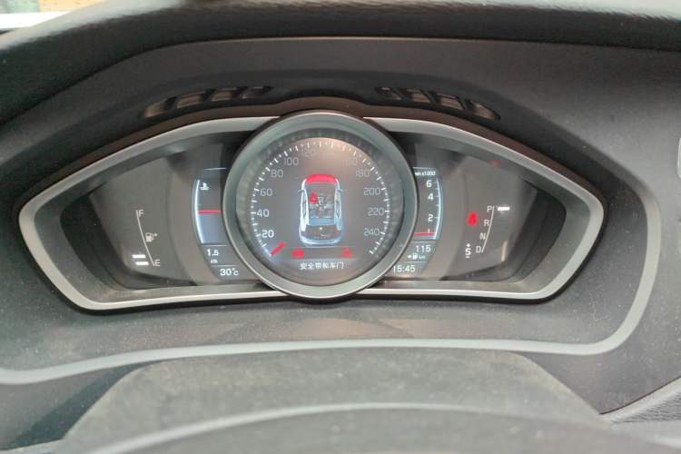Used Volvo V40 2015 1.6T Zhiya Edition Instrument Cluster
