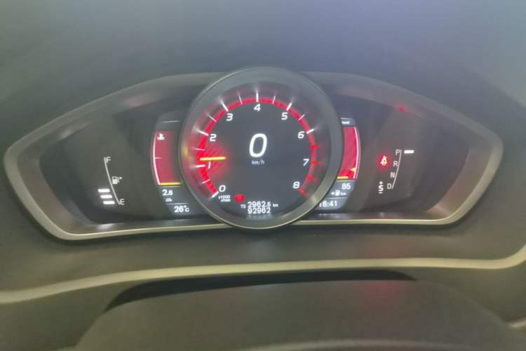 Used Volvo V40 2015 1.6T Zhiya Edition Instrument Cluster