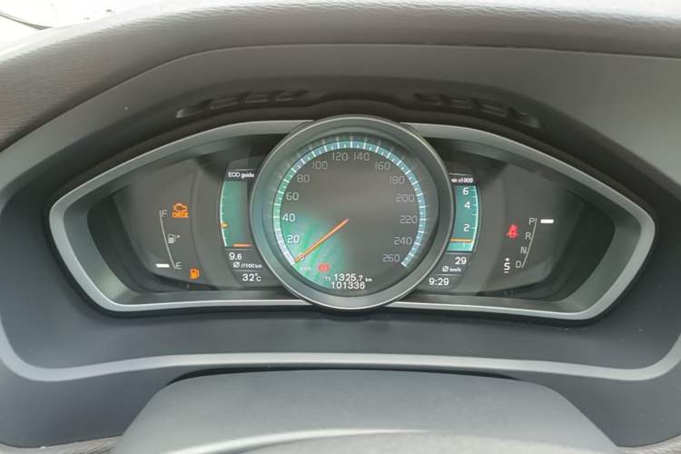 Used Volvo V40 2015 1.6T Zhiyi Edition Instrument Cluster