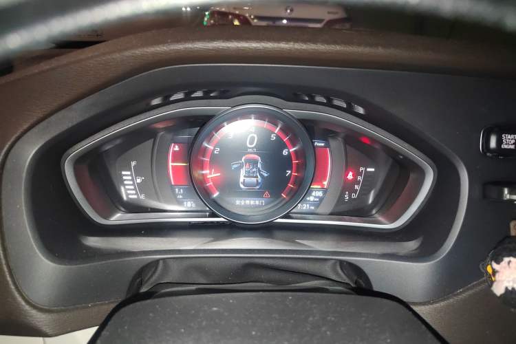 Used Volvo V40 2015 1.6T Zhiya Edition Instrument Cluster