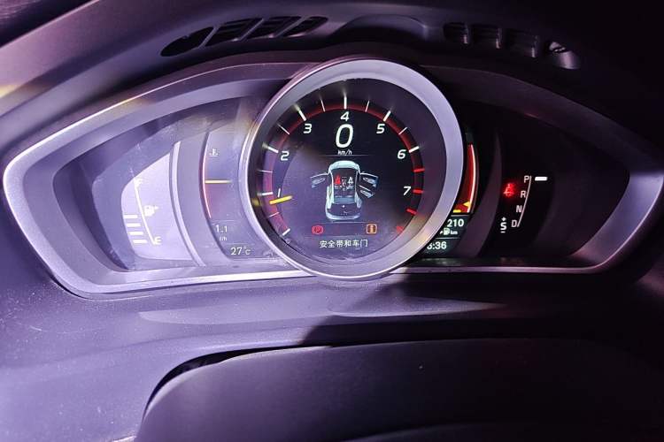 Used Volvo V40 2015 1.6T Zhiya Edition Instrument Cluster