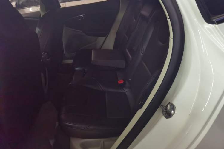 Used Volvo V40 2015 1.6T Zhiyi Edition Interior 1