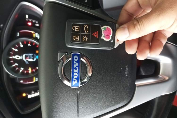 Used Volvo V40 2015 1.6T Zhiya Edition Interior 1