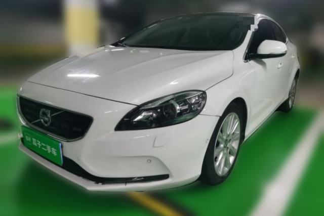 Used Volvo V40 2015 1.6T Zhiya Edition