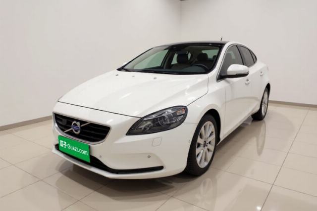 Used Volvo V40 2015 1.6T Zhiya Edition