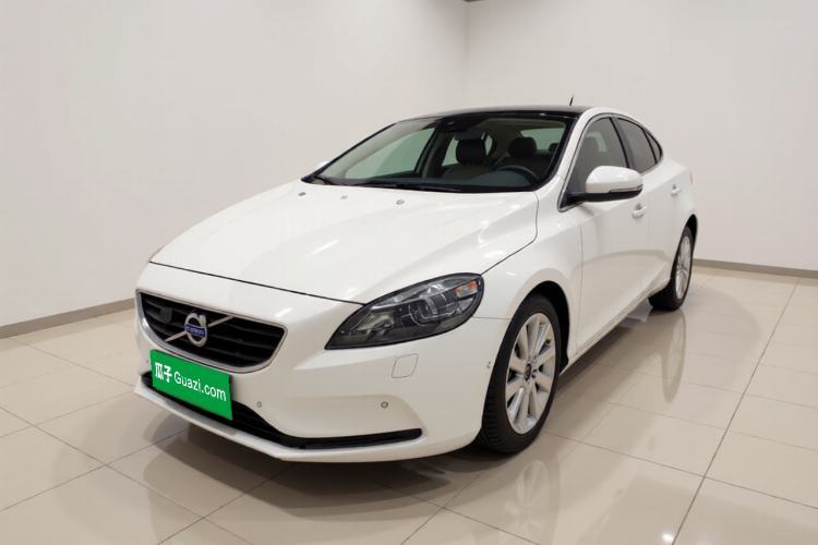 Used Volvo V40 2015 1.6T Zhiya Edition Guazi used car, China used car export, Used car for sale, Used  cars, Cheapest cars for sale