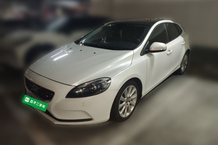 Used Volvo V40 2015 1.6T Zhiyi Edition Guazi used car, China used car export, Used car for sale, Used cars, Cheapest cars for sale