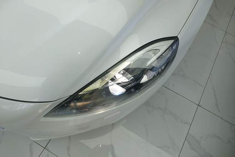 Used Volvo V40 2015 1.6T Zhiyi Edition Left Front Headlight