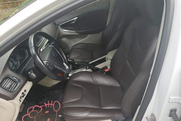 Used Volvo V40 2015 1.6T Zhiyi Edition Left Front Seat