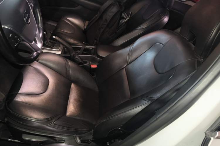 Used Volvo V40 2015 1.6T Zhiyi Edition Left Front Seat