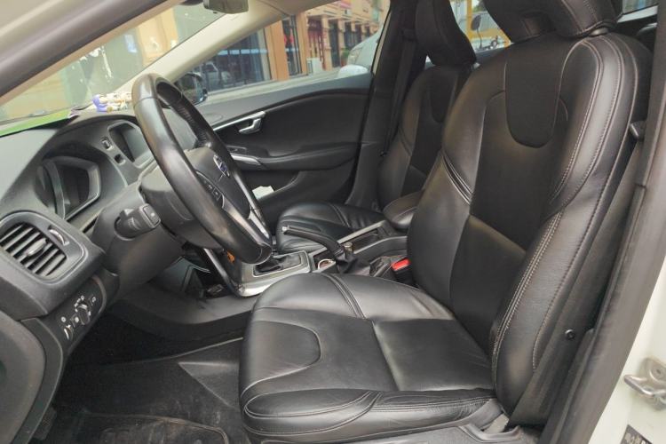 Used Volvo V40 2015 1.6T Zhiya Edition Left Front Seat