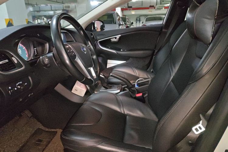 Used Volvo V40 2015 1.6T Zhiya Edition Left Front Seat