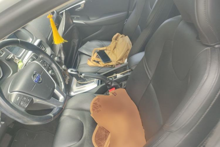 Used Volvo V40 2015 1.6T Zhiya Edition Left Front Seat