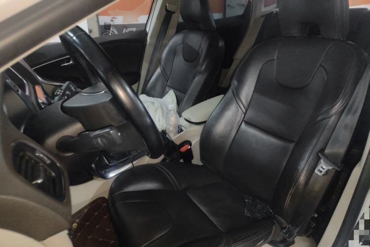 Used Volvo V40 2015 1.6T Zhiyi Edition Left Front Seat