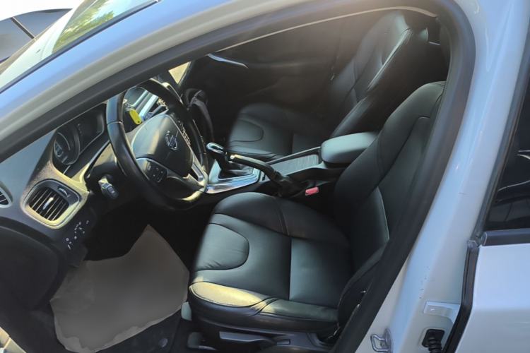 Used Volvo V40 2015 1.6T Zhiyi Edition Left Front Seat