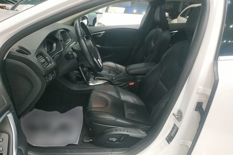 Used Volvo V40 2015 1.6T Zhiya Edition Left Front Seat