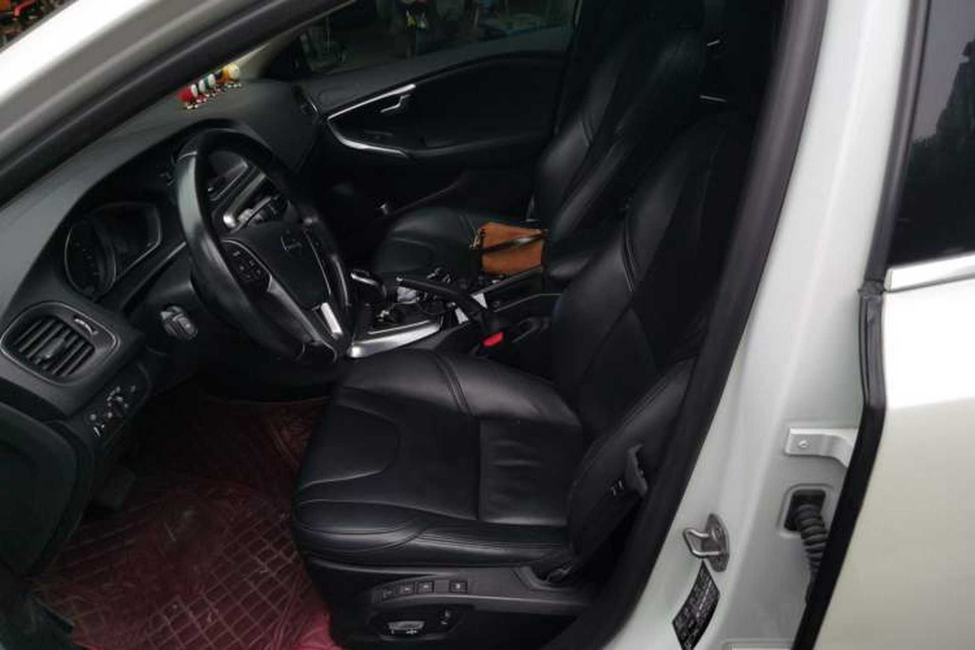 Used Volvo V40 2015 1.6T Zhiya Edition Left Front Seat