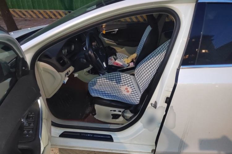 Used Volvo V40 2015 1.6T Zhiya Edition Left Front Seat