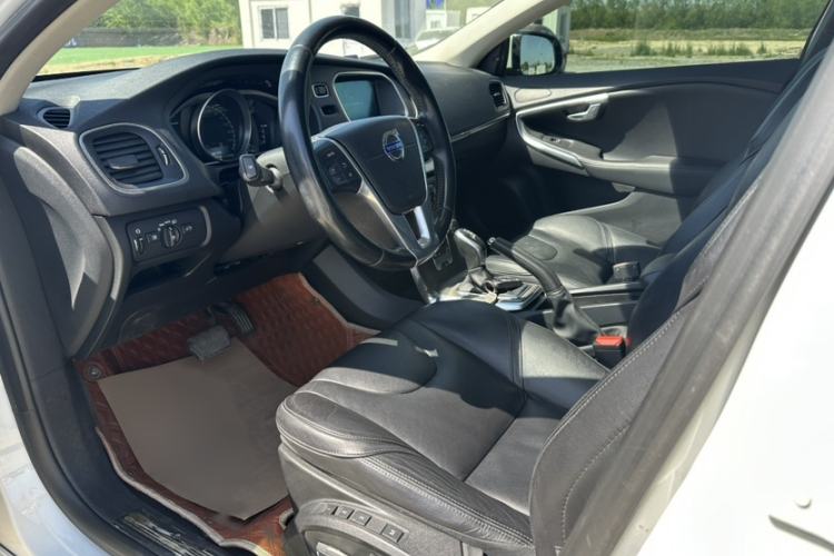 Used Volvo V40 2015 1.6T Zhiya Edition Left Front Seat