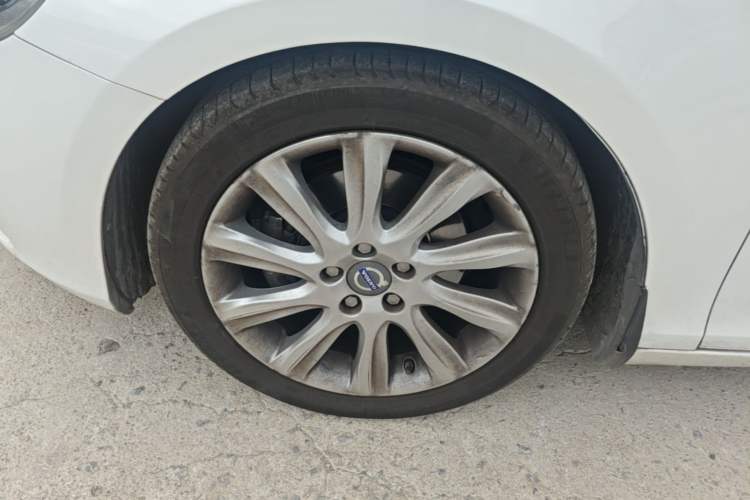 Used Volvo V40 2015 1.6T Zhiyi Edition Left Front Wheel Hub