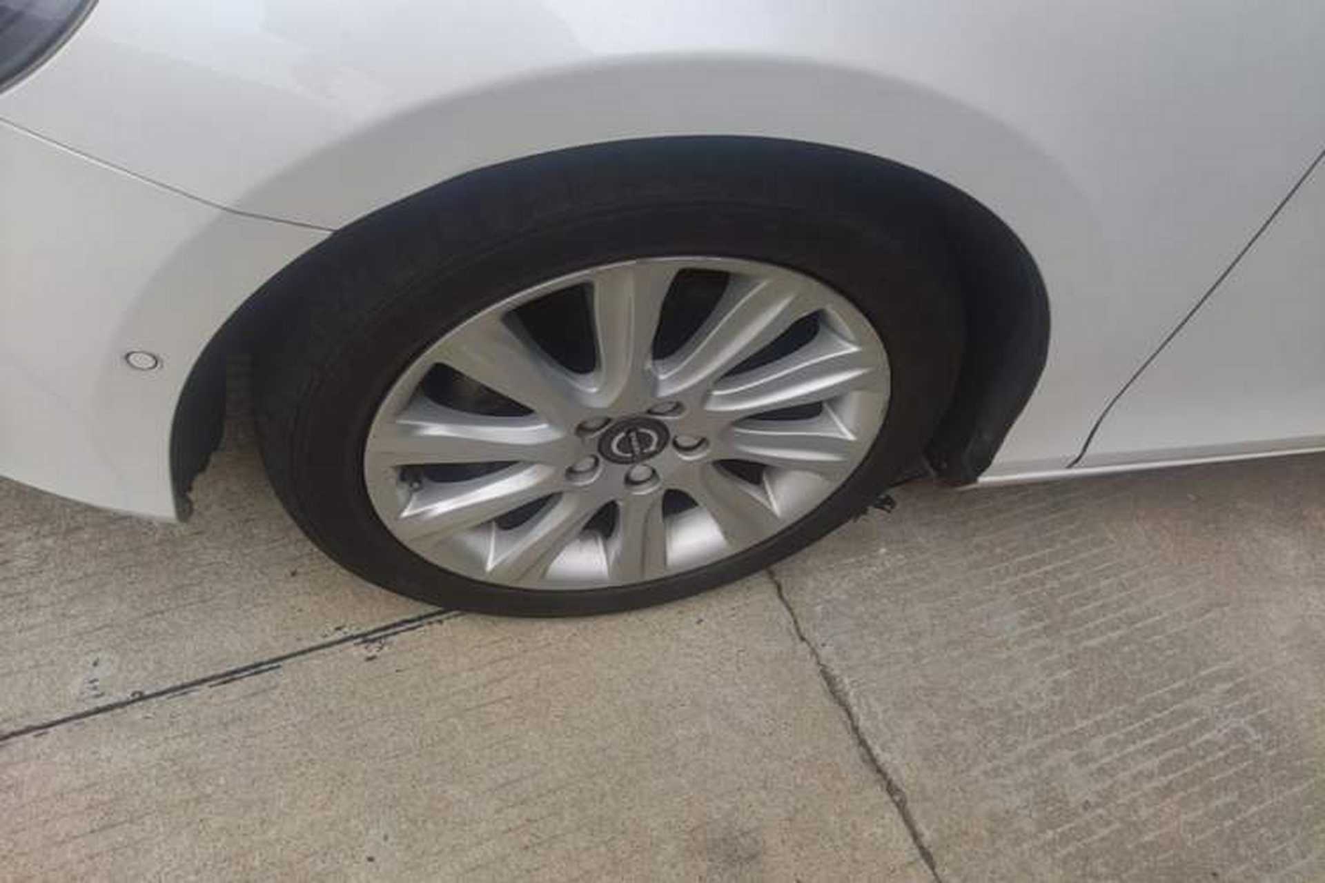 Used Volvo V40 2015 1.6T Zhiya Edition Left Front Wheel Hub