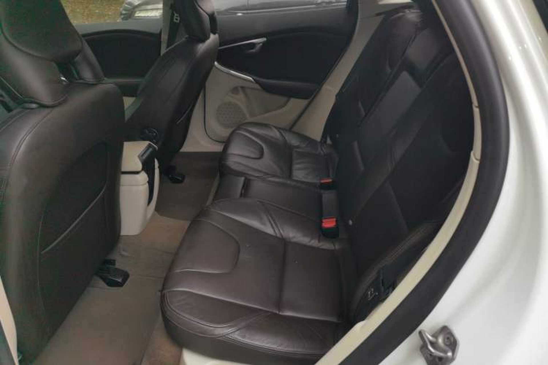 Used Volvo V40 2015 1.6T Zhiyi Edition Left Rear Seat