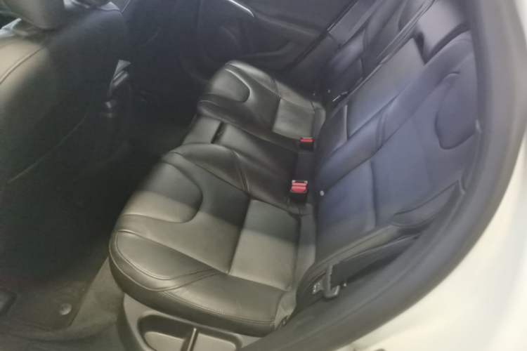 Used Volvo V40 2015 1.6T Zhiya Edition Left Rear Seat