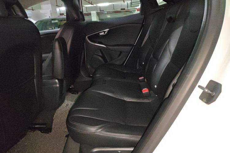 Used Volvo V40 2015 1.6T Zhiya Edition Left Rear Seat