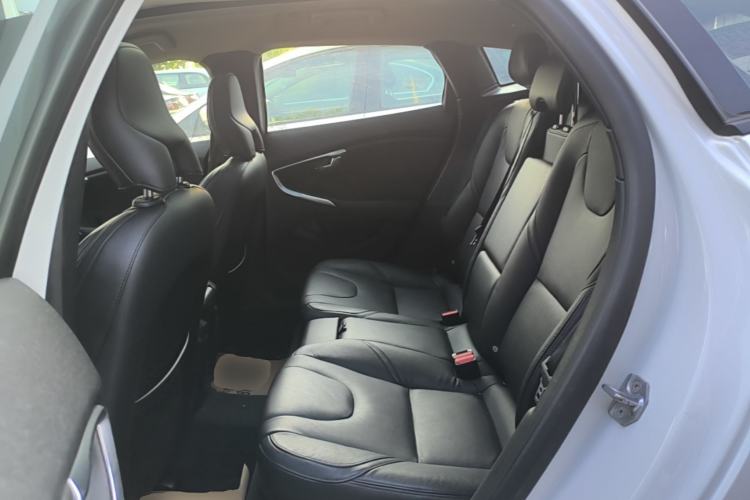 Used Volvo V40 2015 1.6T Zhiyi Edition Left Rear Seat