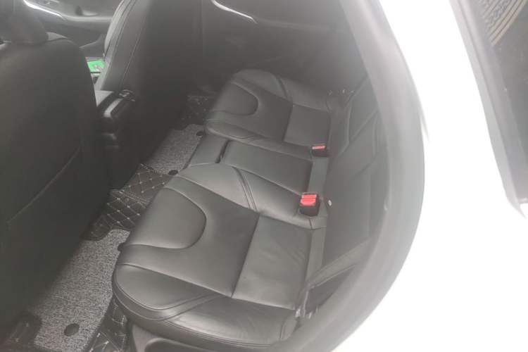 Used Volvo V40 2015 1.6T Zhiya Edition Left Rear Seat