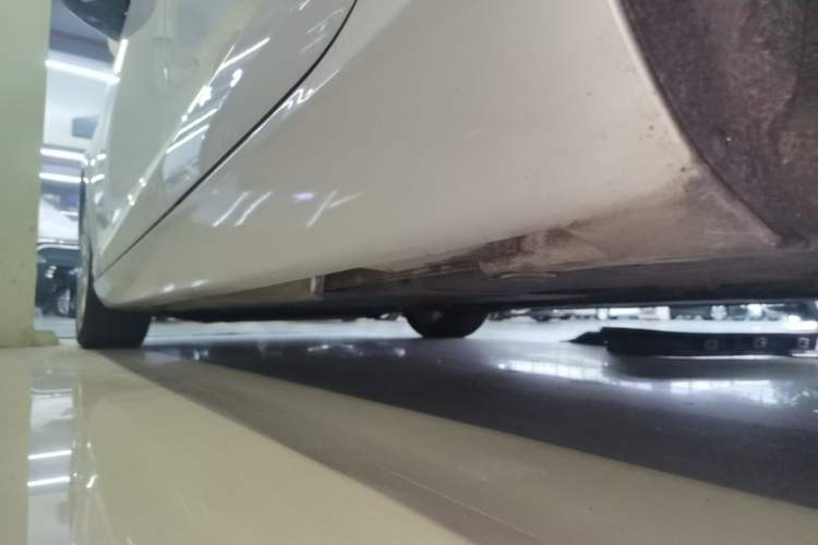Used Volvo V40 2015 1.6T Zhiya Edition Left Side Sill